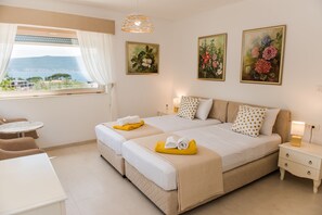 House | 3 bedrooms, iron/ironing board, free WiFi, bed sheets - 3 Bedroom 3 Bathroom Pool ,ivy House Montenegro (Tivat)