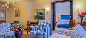 Presidential Room | Minibar, in-room safe, desk, laptop workspace - The Carousel Hotel (Hammanskraal)