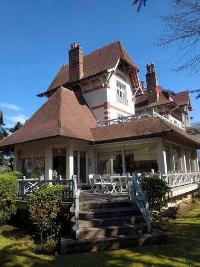 Splendid Villa in the heart of Deauville