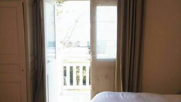 7 bedrooms, iron/ironing board, travel cot, WiFi