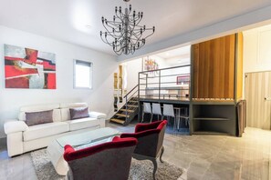 TV, offices - Chic Designer Loft in Historic Mansion • Marais (Paris)