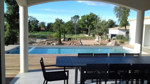 NEW AIR-CONDITIONED VILLA SLEEPS 12 5 BATHROOMS HEATED POOL POOL HOUSE