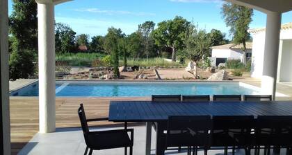 NEW AIR-CONDITIONED VILLA SLEEPS 12 5 BATHROOMS HEATED POOL POOL HOUSE