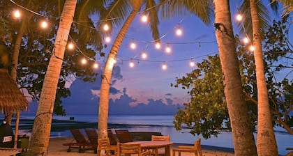 V Beachfront Villa - 40 mins speedboat from Male