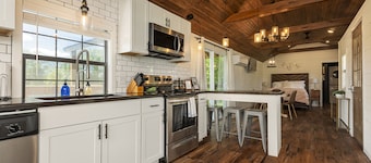 Pet-Friendly Waterfront Studio Cabin