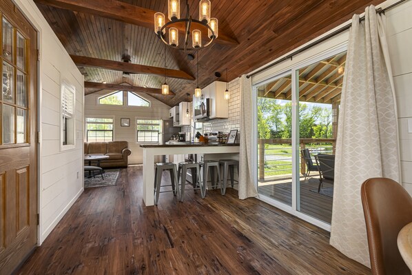 Interior - Upscale Cabin w/ Beach Near Lake of Egypt (Marion)