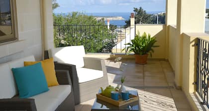 Holidaysinmalta Private Pool Villa Margherita sleeps 16