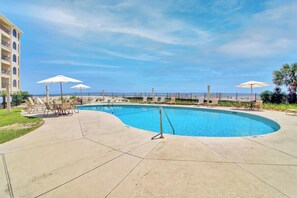 The swim center. - 117 Seascape by AvantStay | Oceanfront | Views | Communal Swimming Pool (Isle Of Palms)