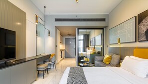 Hypo-allergenic bedding, individually decorated, individually furnished - Mag318 by Bespoke Holiday Homes - Luxurious Studio Apartments (Dubai)