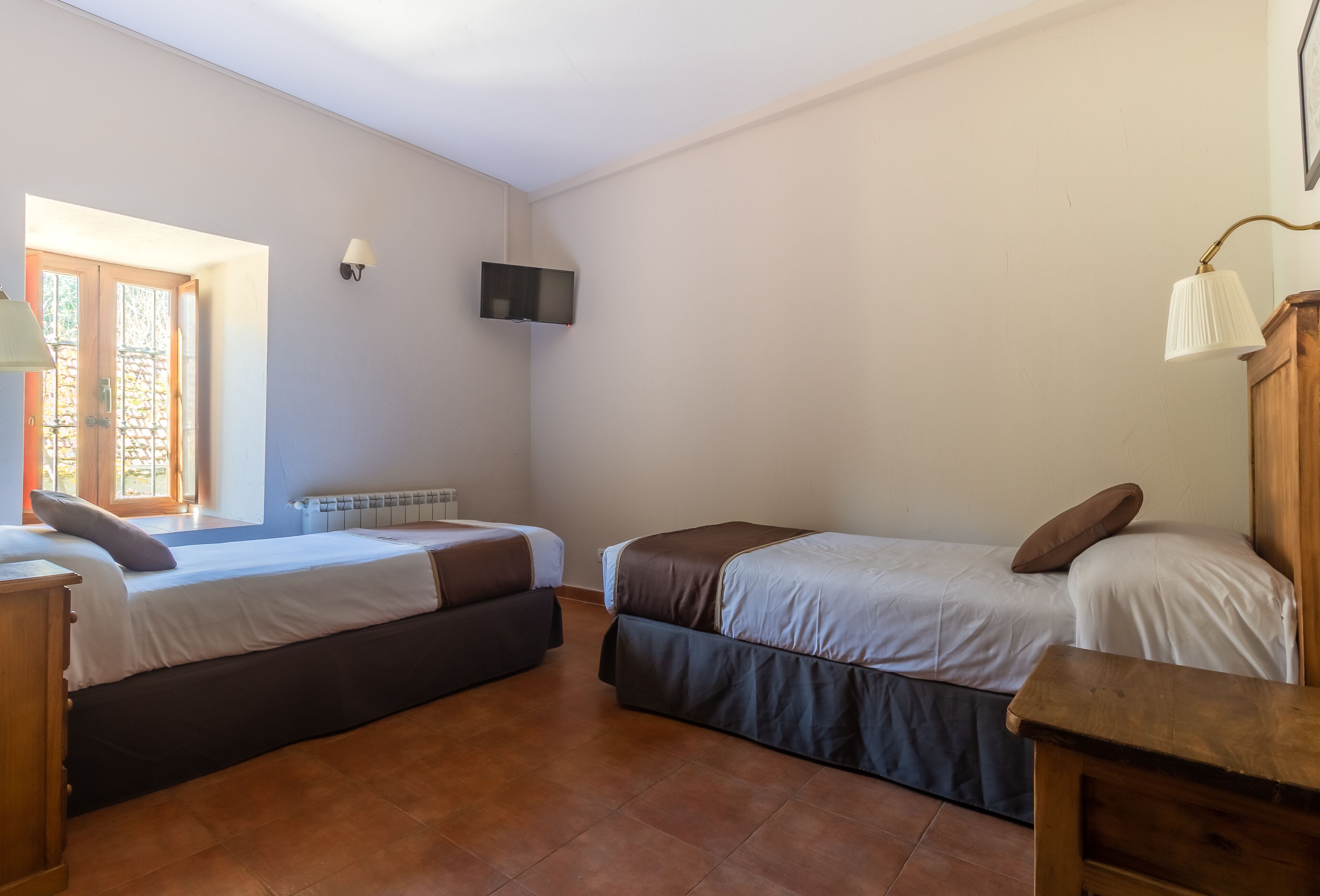 1 bedroom, iron/ironing board, free cots/infant beds, rollaway beds