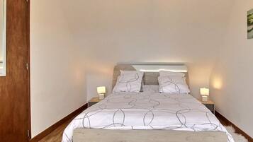 3 間睡房、熨斗/熨衫板、免費 Wi-Fi、床單