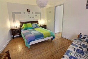 3 bedrooms, iron/ironing board, free WiFi, bed sheets - Ty Pauline - Lanvellec (LANVELLEC)