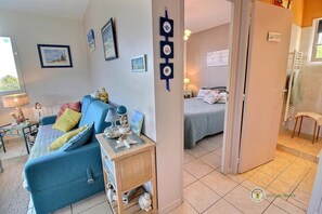 2 slaapkamers, een strijkplank/strijkijzer, gratis wifi, beddengoed