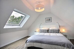 3 bedrooms, iron/ironing board, free WiFi, bed sheets