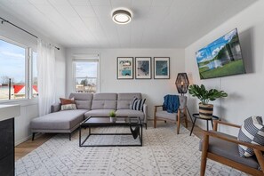 TV, Netflix, streaming services, offices