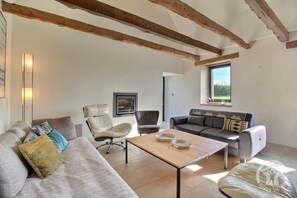 TV, DVD player, books, offices