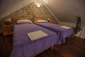4 chambres, lit parapluie, Wi-Fi gratuit, draps fournis