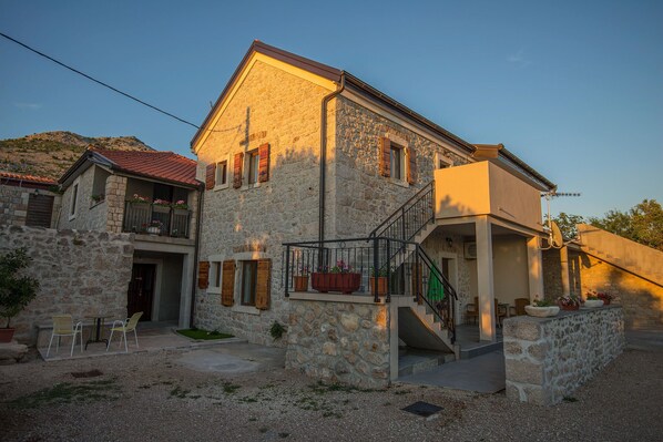 Exterior - Steinhaus Punta Fuer 10 Personen-im Ortszentrum (Starigrad Paklenica)