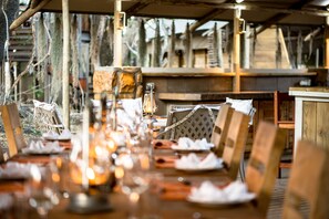 Outdoor dining - EXCITING UPDATE - BUNDOX SAFARI LODGE HAS MOVED (Hoedspruit)