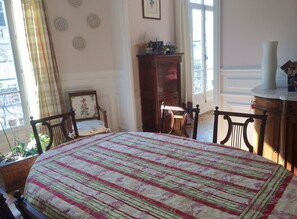 2 habitaciones, tabla de planchar con plancha, wifi y ropa de cama 