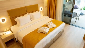 2 bedrooms, Egyptian cotton sheets, premium bedding, free minibar items