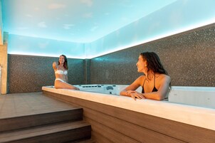 土耳其浴、水疗法、芳香疗法、按摩服务