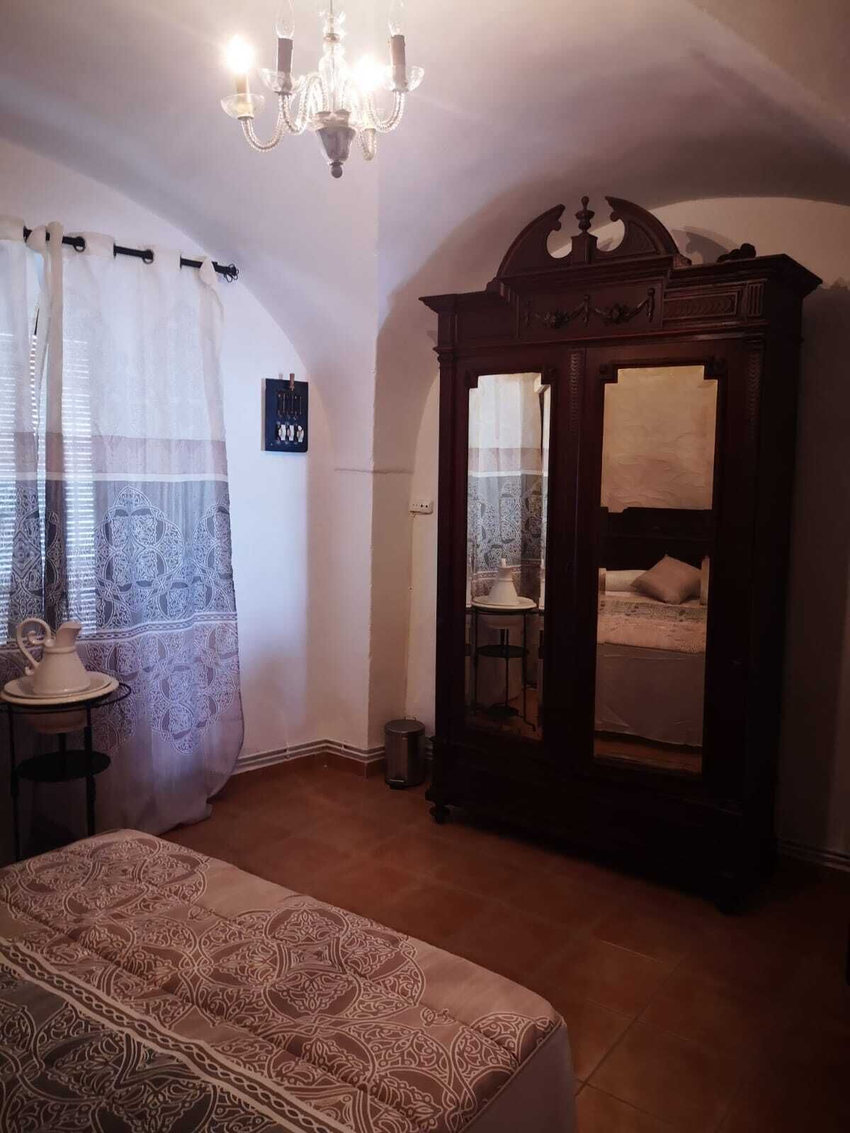 4 makuuhuonetta, silitysrauta/-lauta, Wi-Fi, vuodevaatteet