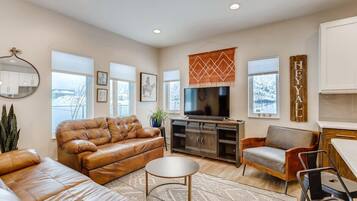 TV, fireplace, offices