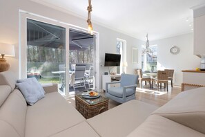 Apartment, 2 Schlafzimmer, Terrasse, am Strand | Wohnzimmer