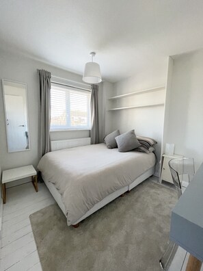 3 bedrooms, iron/ironing board, travel crib, WiFi - Corner House (Broadstairs)