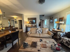 Smart TV, fireplace, DVD player, books