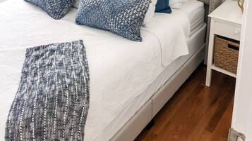 4 bedrooms, iron/ironing board, travel crib, WiFi (free)