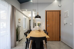 Deluxe Penthouse, 3 Bedrooms, Balcony, City View | Private kitchen | Full-size fridge, microwave, oven, stovetop