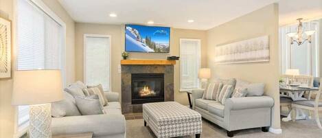 テレビ、暖炉、テーブルサッカー台、書斎 / ワークスペース