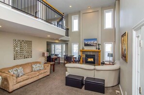 TV, fireplace, offices