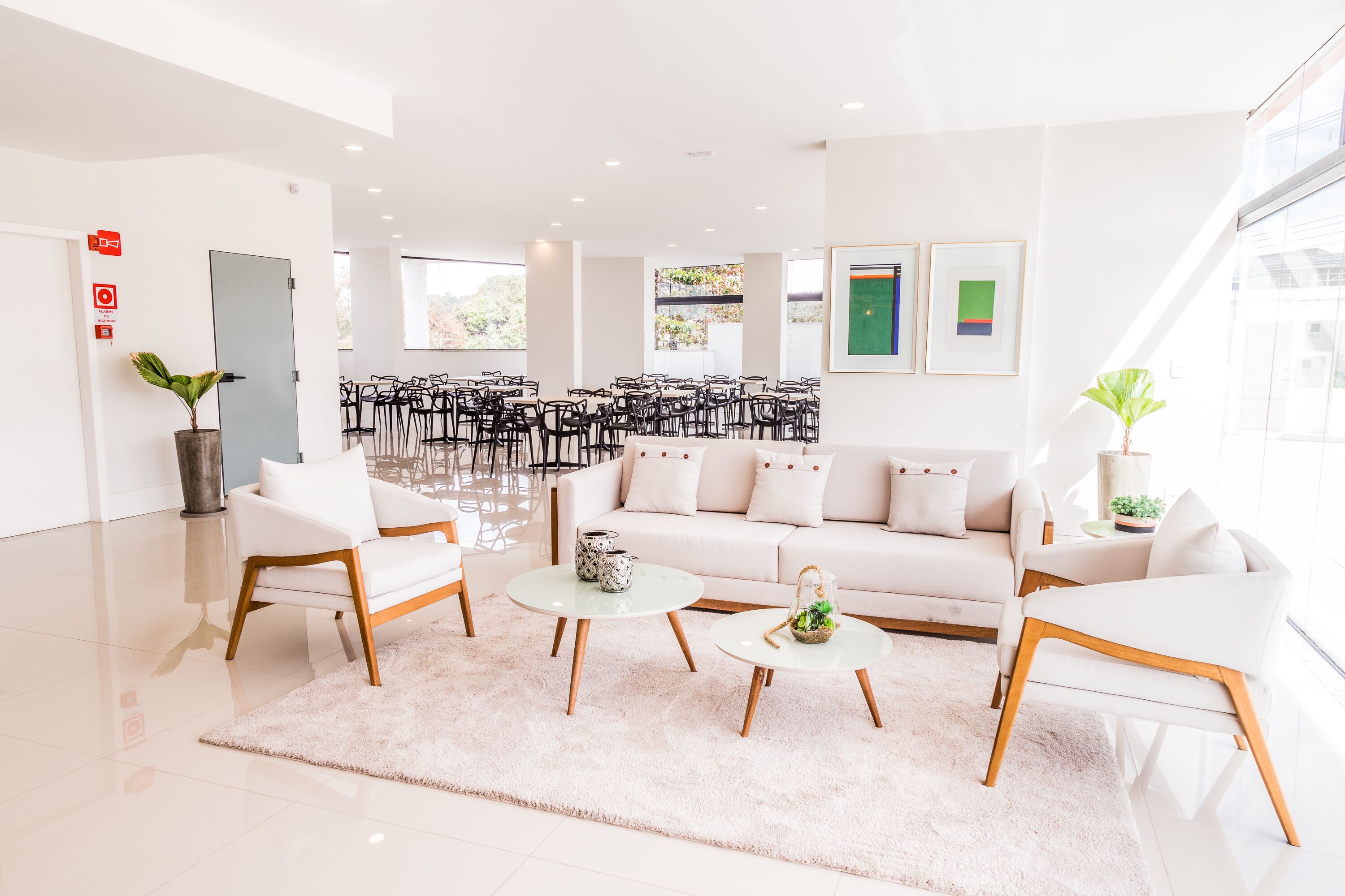 Café da manhã com buffet grátis todos os dias