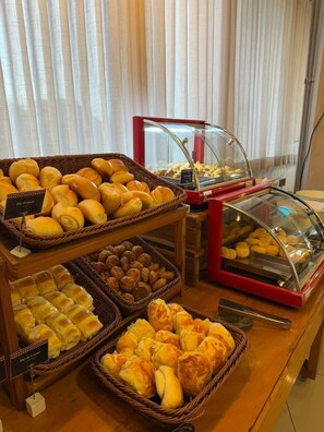 Free daily buffet breakfast - Transamerica Fit Contagem (Contagem)