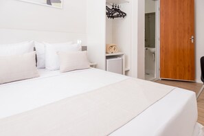 Quarto casal standard PNE | Minibar, Schreibtisch, kostenloses WLAN, Bettwäsche