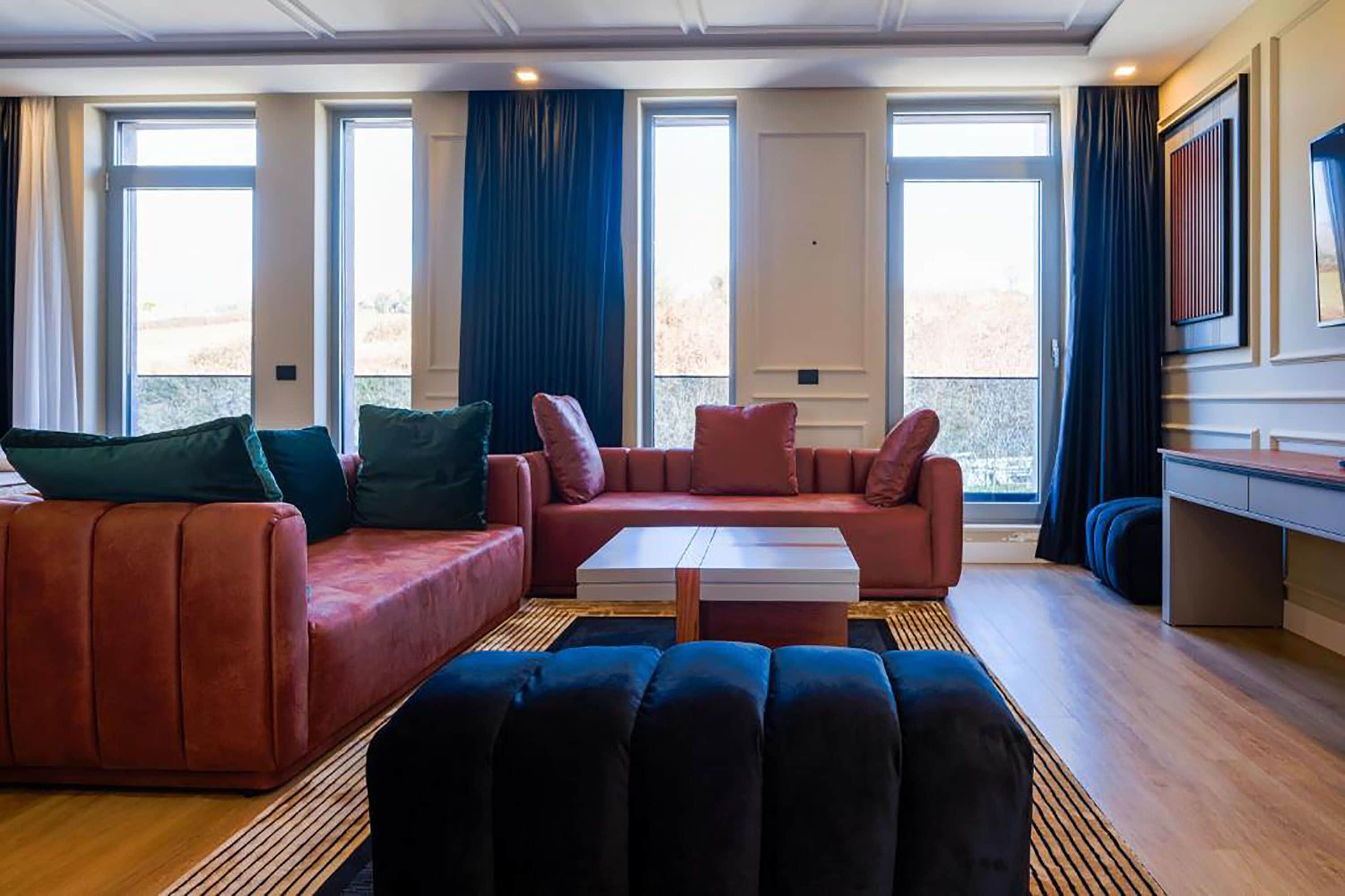 Royal Suite, 1 Double Bed, Balcony, Garden View | Egyptian cotton sheets, premium bedding, minibar, desk