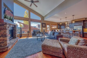 TV, fireplace