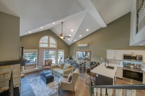 TV, fireplace, DVD player - Marble Canyon 4 bedroom townhome: Unit 403P1 *pet friendly (Fairmont Hot Springs)