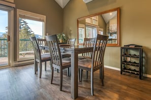 Dining - Marble Canyon 4 bedroom townhome: Unit 403P1 *pet friendly (Fairmont Hot Springs)