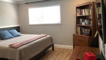 3 habitaciones, escritorio, tabla de planchar con plancha y wifi gratis