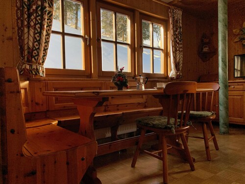 Bachlaufen Haus – Geräumige 2+2 Ferienwohnung (50 m²)