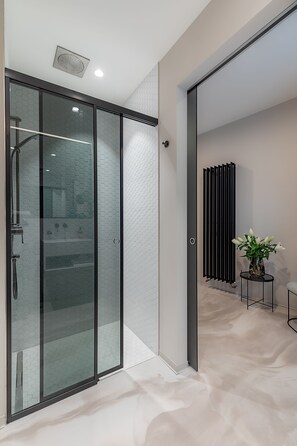 Grand Apartment | Bathroom - VISIONAPARTMENTS Basel Nauenstrasse (Basel)