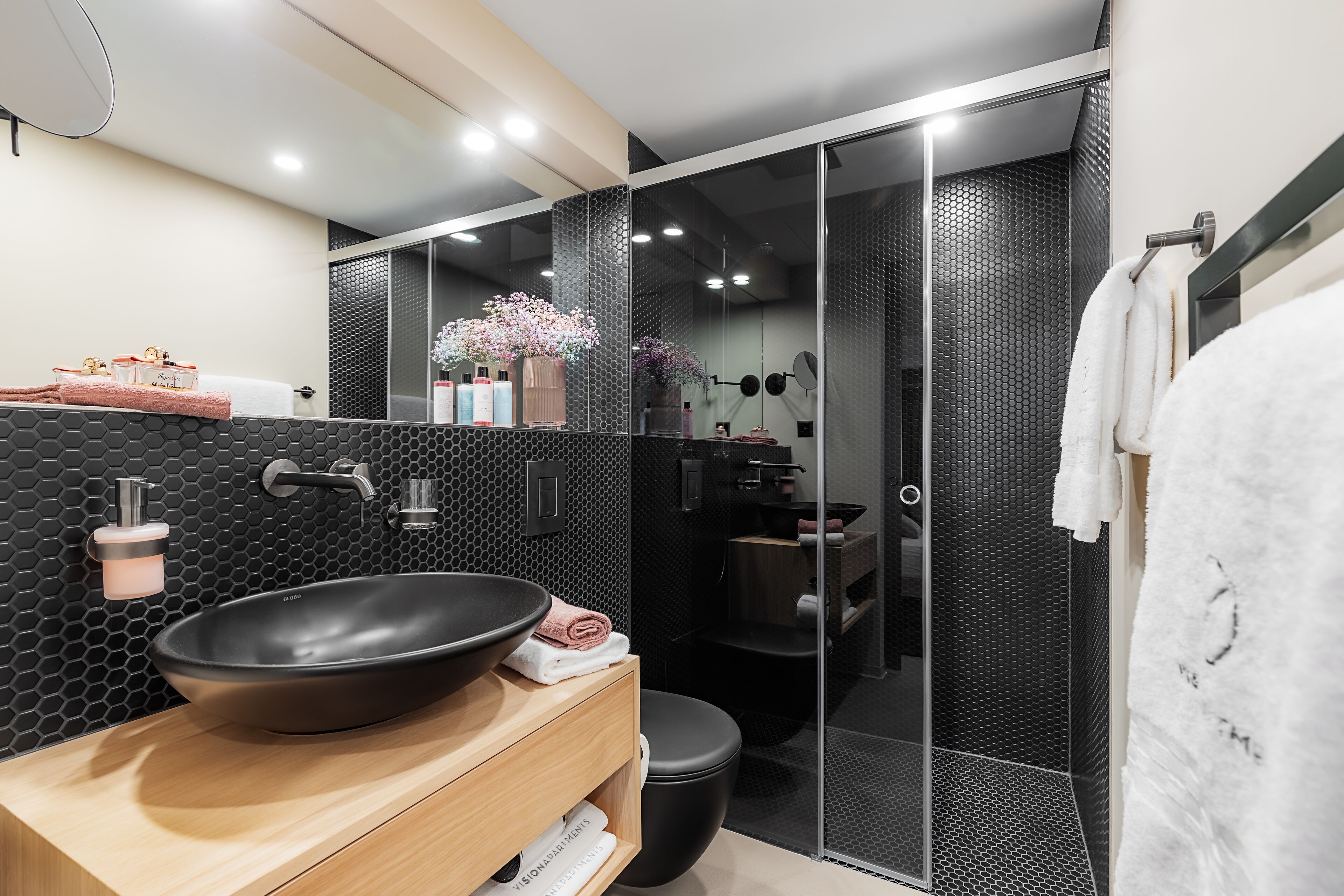 Junior Studio | Bathroom