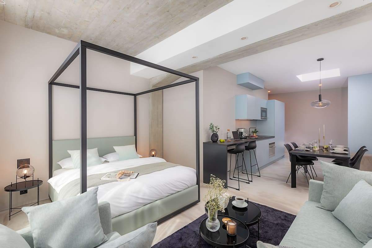 Grand Apartment | Living area | 32-inch flat-screen TV with cable channels, TV