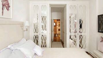 2 bedrooms, desk, free WiFi