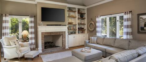 TV, mesa de pingue-pongue