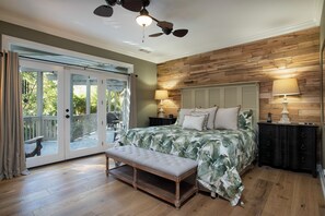 4 bedrooms, iron/ironing board, free WiFi, bed sheets - Newly renovated home with great golf course views, minutes from the beach! (Hilton Head Island)